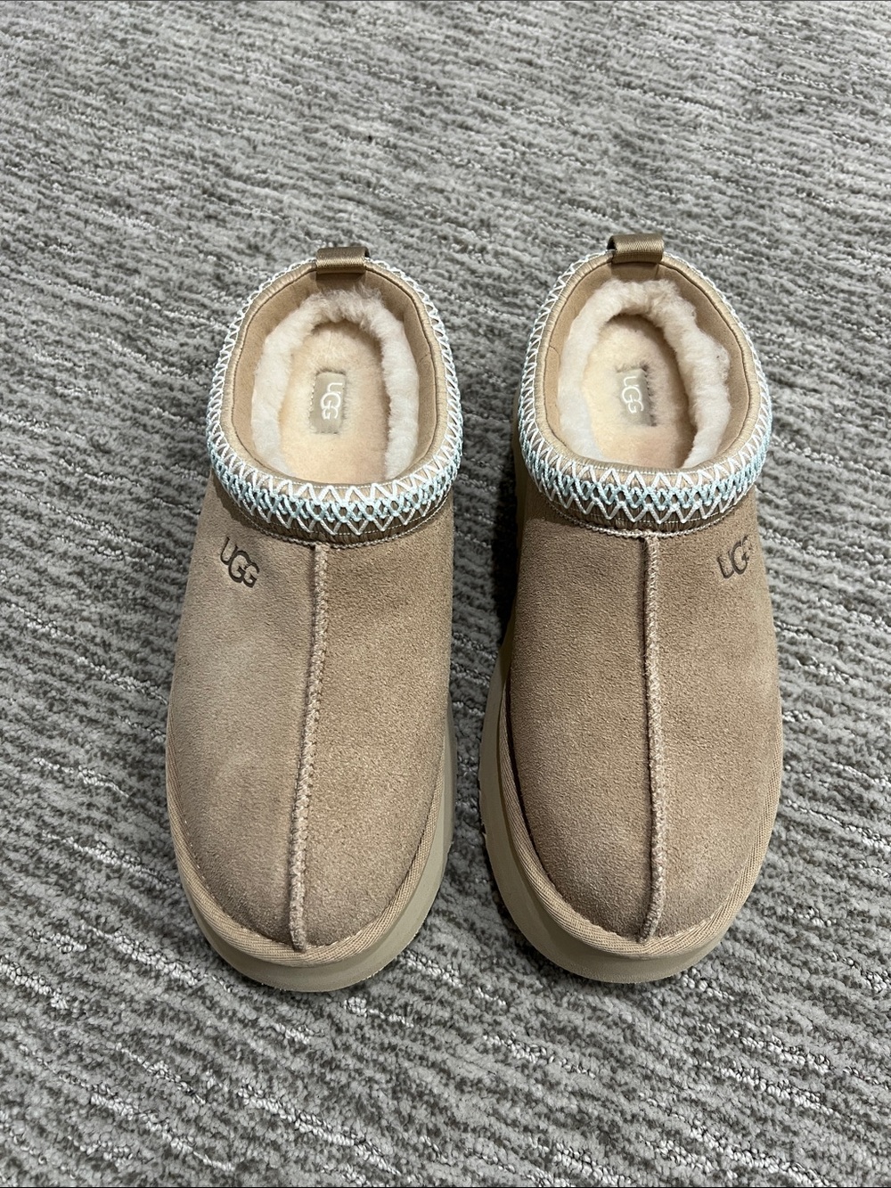 UGG Women’s Tazz Platform slippers in sand. New, never worn.